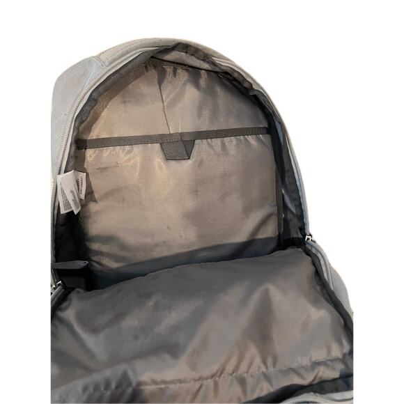 The North Face Jester Gray Backpack - Picture 4 of 4